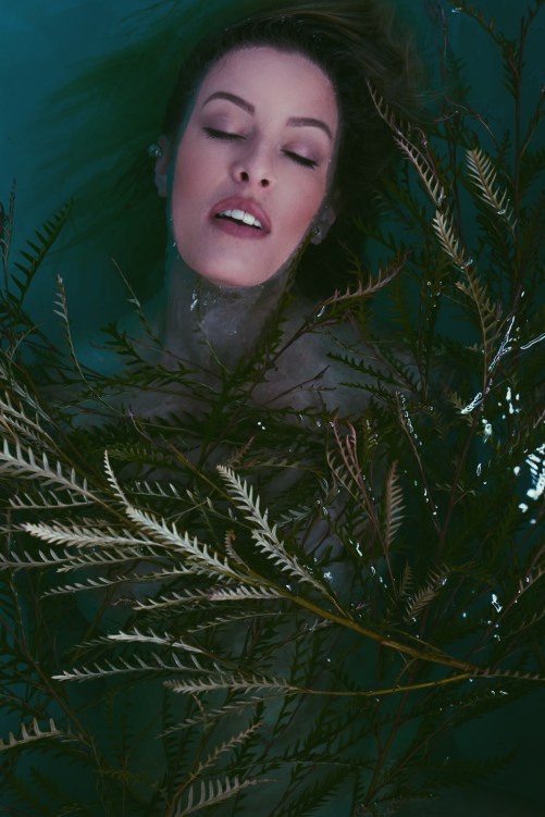 Niki Alsop shot by Lola Miche